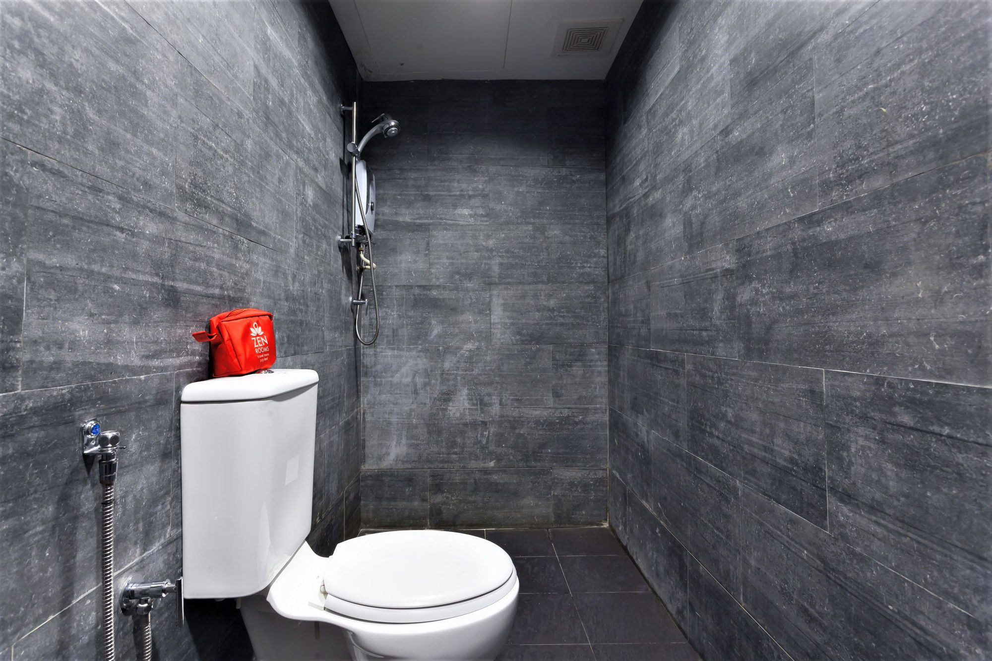 Zen Rooms Basic Near Ktm Sentul Kuala Lumpur Bagian luar foto